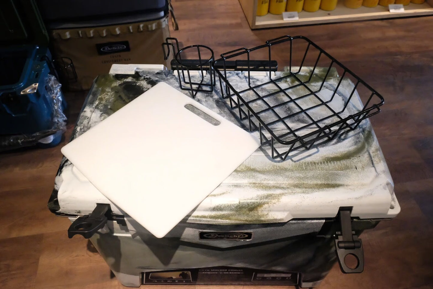 Deelight Iceland cooler 45QT with wheels