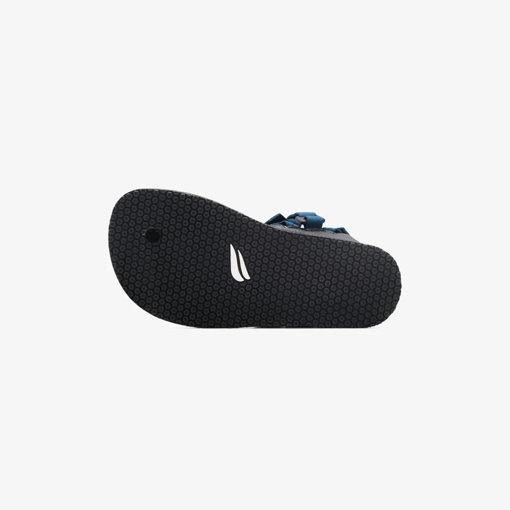 PYOPPFLEDGE　Jejak Lite Barefoot Flip Flops  (Blue On Black)